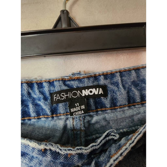Fashion Nova Womens‎ Capri Jeans Blue Distressed Medium Wash Mid Rise Juniors 11 - Picture 6 of 7